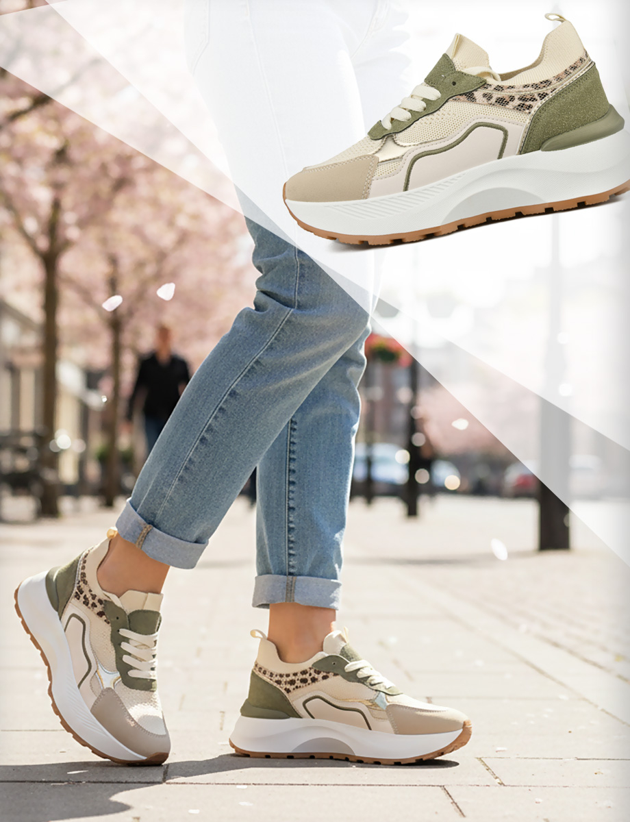 Lady's sneakers